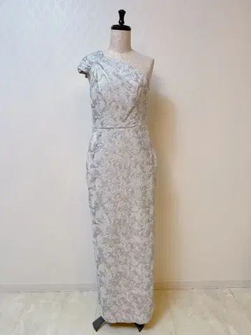 [ AIDAN MATTOX ] 화이트 실버 원 숄더 롱 드레스