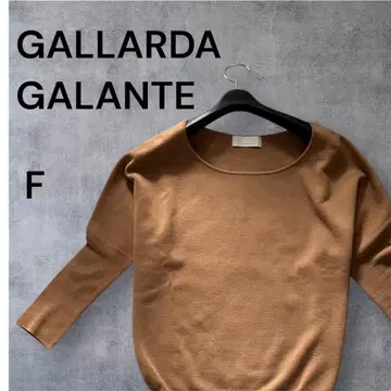 GALLARDA GALANTE 돌먼 슬리브 니트 팔분 소매 베이지 계열