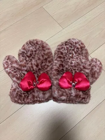 핑크 퍼 리본 미튼