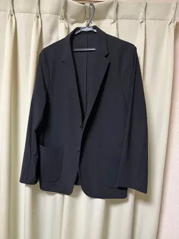 유니클로 울트라 스트레치 자켓