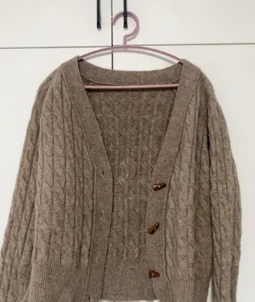 베이지 케이블 니트 가디건