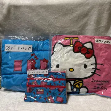 헬로키티 도라에몽 굿즈 세트