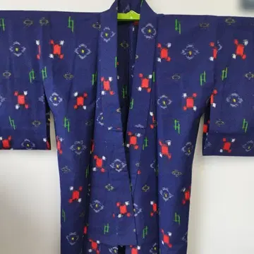 네이비 컬러의 렌 앙상블입니다