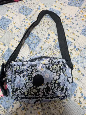 Kipling 꽃무늬 숄더백
