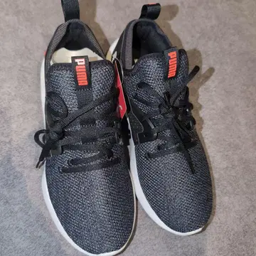 미사용 새상품 PUMA 푸마 에머전스 스니커즈 24.5 블랙 레어