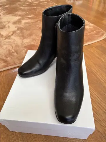 천연 가죽 블랙 가죽 숏부츠 피티 Pitti 23cm