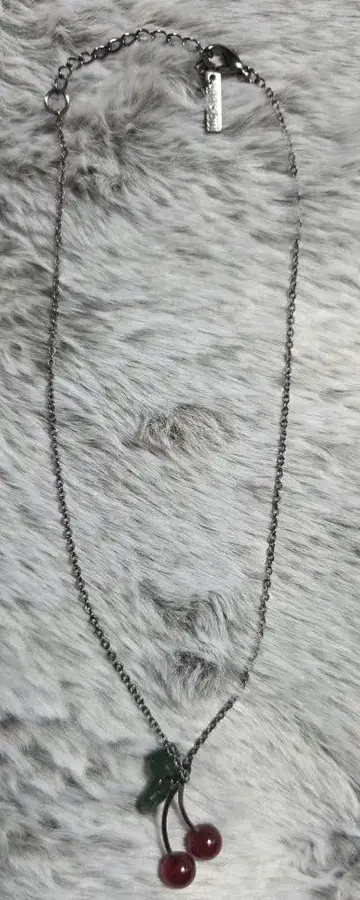 ANNA SUI 체리 펜던트