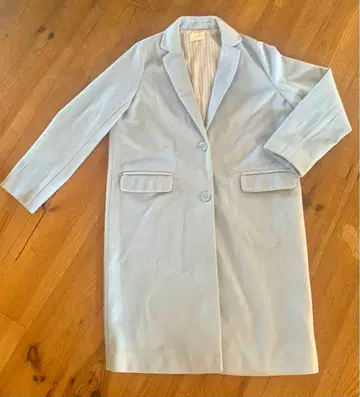 산뜻한 라이트 블루 롱 코트