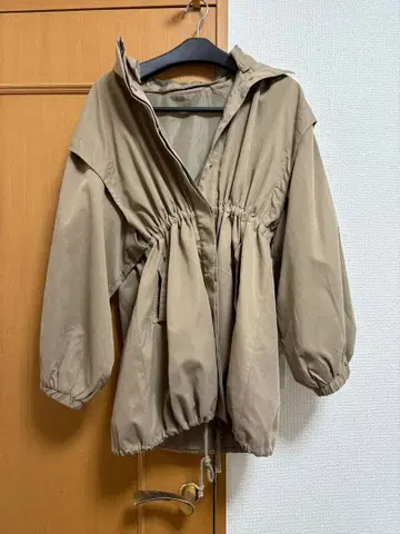 쥬멜로 jumelle 베이지 후드 부착 자켓