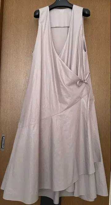 어도어 랩 스커트풍 점프수트