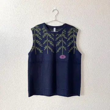 Emago. 이마고 꽃 1송이 울 혼방 자카드 니트 베스트