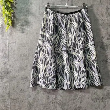 컴시즘 플레어 스커트 무릎 기장 아트 패턴 추상 패턴 뒷 지퍼 고급