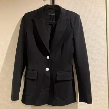 ESCADA 블랙 테일러드 자켓