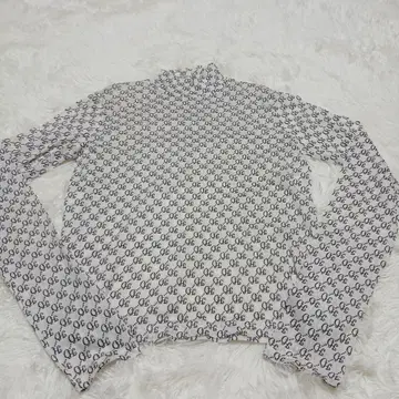 Chico 올 패턴 얇은 소재 상의