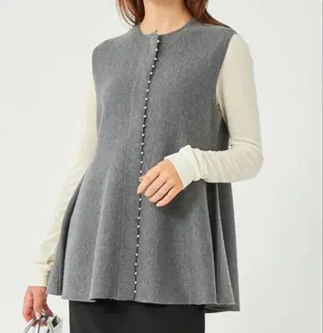 그린 라벨 릴랙싱 푸치 모조 진주 페플럼 베스트 니트