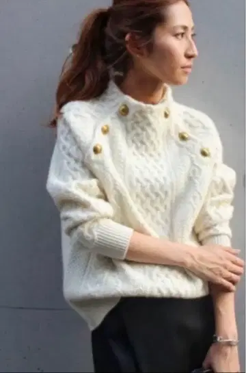 새상품급*프레임워크 해밀턴 아란 니트 케이블 골드 버튼 보틀넥