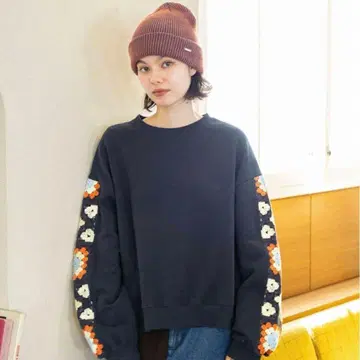 미사용 새상품 니코앤드 크로셰 콤비 풀오버 다크 블루