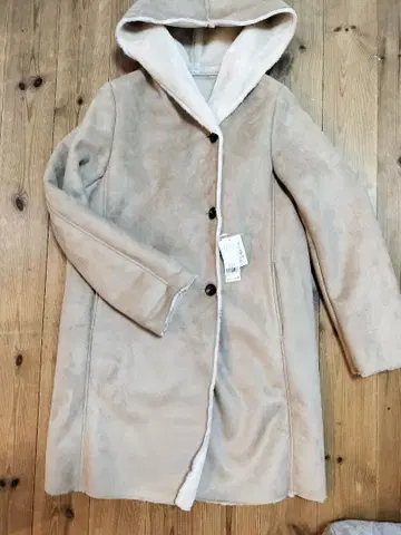 [ 글로벌 워크 ] 베이지 후드 부착 무스탕 코트 M 사이즈