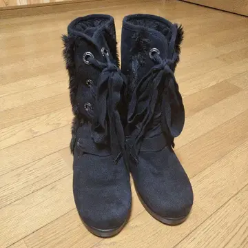 질스튜어트 퍼 달린 레이스업 부츠