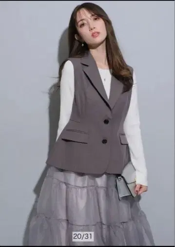 Apuweiser-riche 아푸와이저 리셰의 허리 쉐이프 베스트