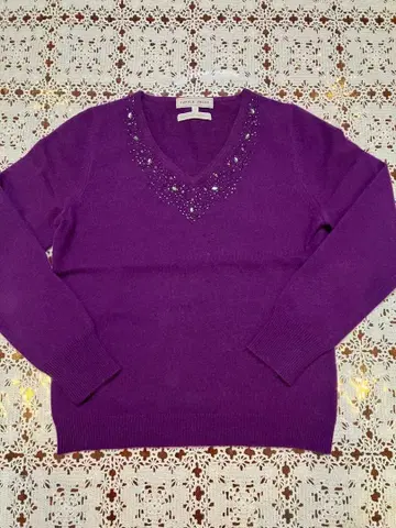 캐시미어 퍼플 비즈 포함 스웨터 니트