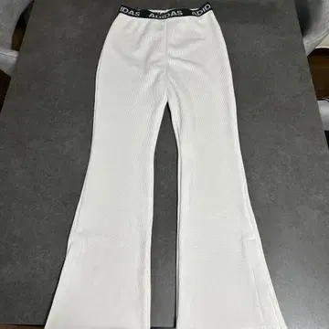 adidas Moussy 콜라보 팬츠 사이즈 M