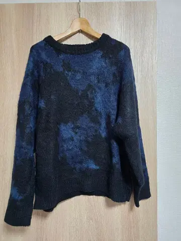 CLEL 모헤어 블렌드 샤기 디자인 니트