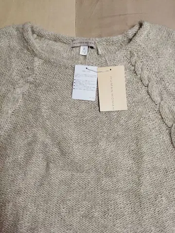 미사용 새상품 택 포함 HUMAN WOMAN 니트 7부 소매 풀오버