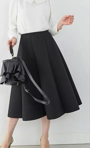 Liala & PG 본딩 플레어 스커트