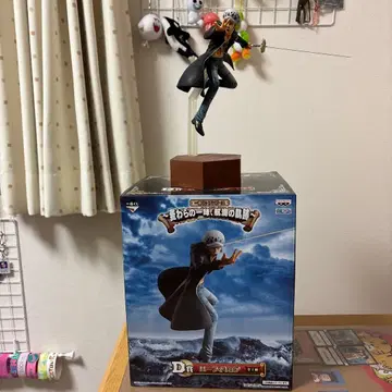 원피스 D상 트라팔가 로 피규어