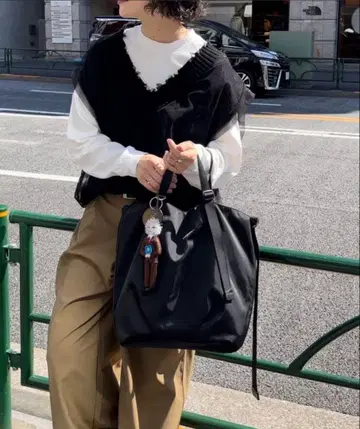 이아파피요네 조절 토트백 숄더백 A4 수납 가능 L 블랙