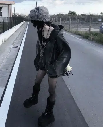 kakiss 워시 가공 맨투맨 자켓