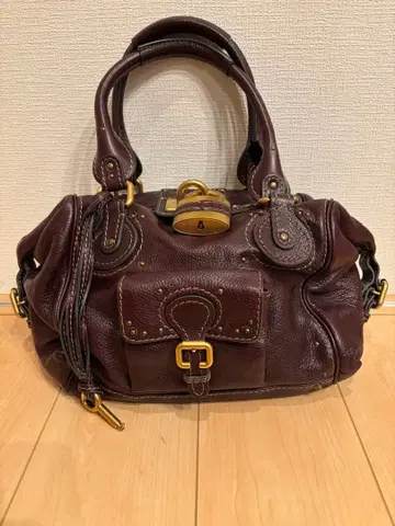 다크 브라운 가죽 핸드백