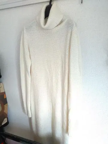 매킨토시 철학 니트 원피스 화이트