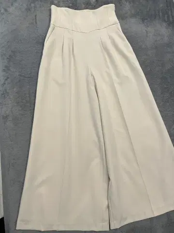 PROPORTION 와이드 팬츠 S 사이즈 크림