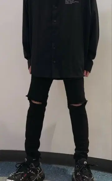 DankeSchon 던케쉔 데미지 블랙 데님 스키니