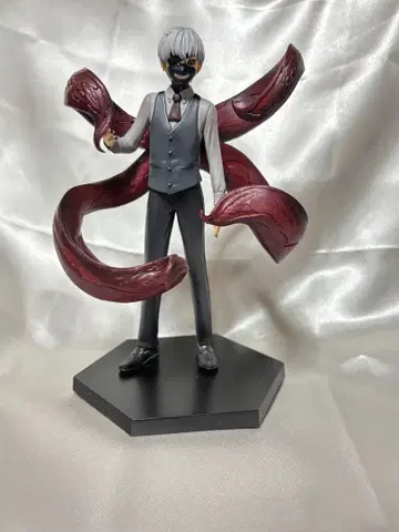 도쿄 구울 카네키 켄 피규어