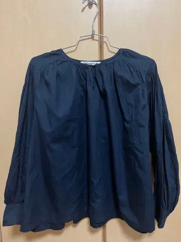 미나 페르호넨 네이비 긴팔 셔츠