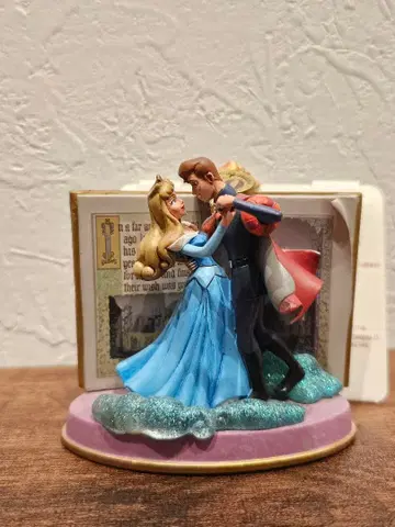 잠자는 숲속의 미녀 디즈니 스토어 크리스마스 오너먼트 오로라