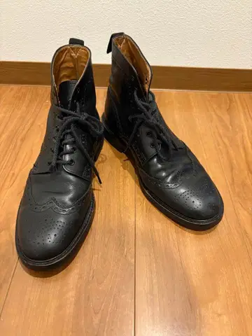 블랙 가죽 윙팁 부츠