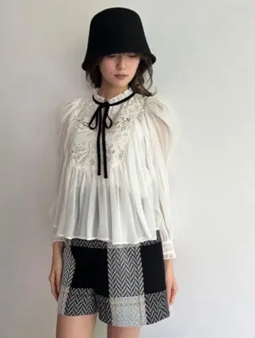 snidel 스나이델 자수 양류 블라우스