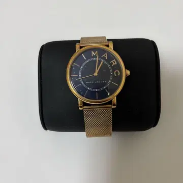 MARC JACOBS 골드 네이비 시계