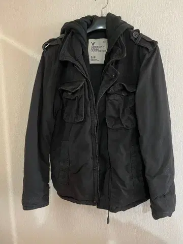 AMERICAN EAGLE OUTFITTERS 후드 부착 자켓 블랙