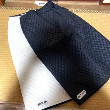 FRAY I.D x OUTDOOR 콜라보 퀼팅 스커트 블랙