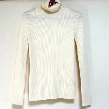 23구 S 리브 니트 터틀넥 32 사이즈 아이보리 계열