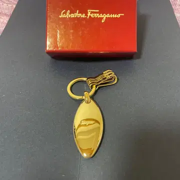 Salvatore Ferragamo 골드 키링