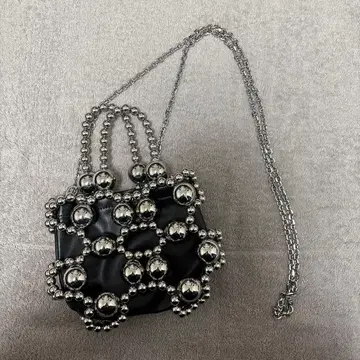 메탈릭 볼 장식 숄더백 블랙 체인백