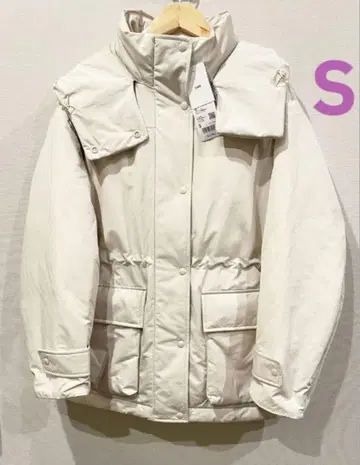 새상품 유니클로 하이브리드 다운 코트 S 내추럴 화이트