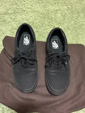 Vans 오센틱 블랙 스니커즈