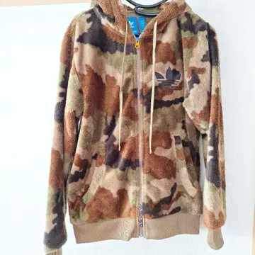 오늘 adidas 카모 패턴 플리스 자켓